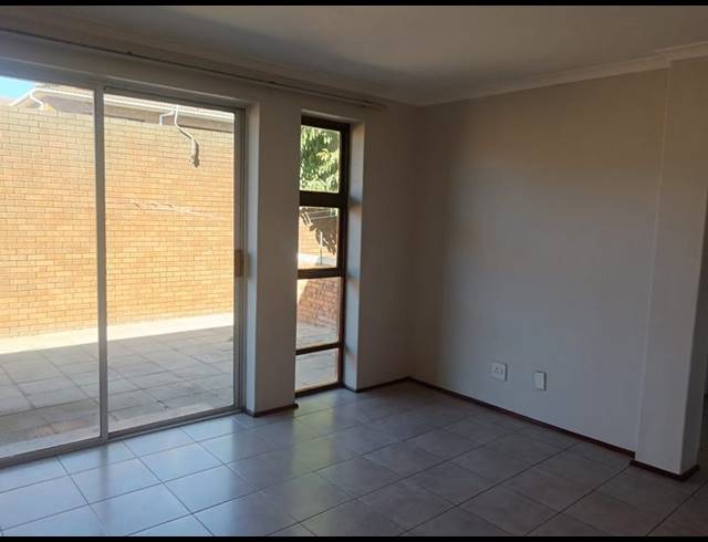1 BEDROOM PROPERTY TO RENT IN WINDSOR PARK
